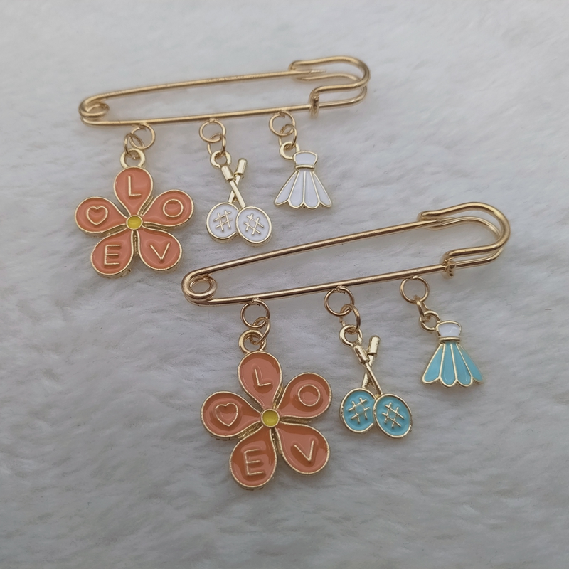 Badminton Icon - Creative fashion sports enamel brooch cute
